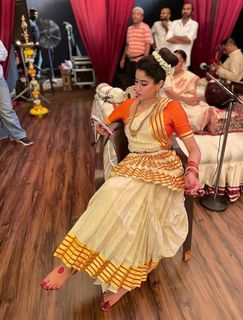 Janhvi Kapoor feet photo 1