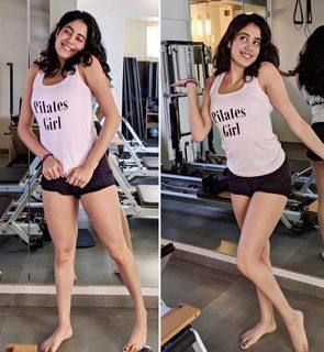 Janhvi Kapoor feet photo 17