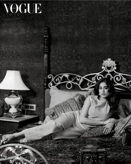 Janhvi Kapoor feet photo 16