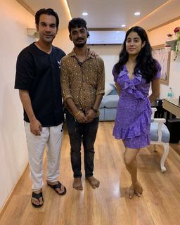 Janhvi Kapoor feet photo 6