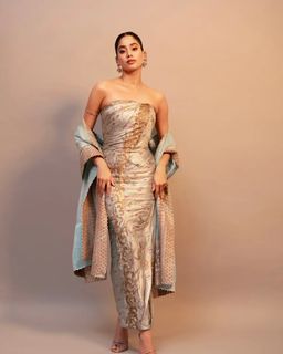 Janhvi Kapoor feet photo 10