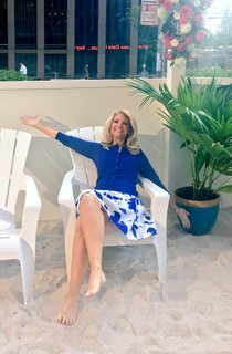 Janice Dean feet photo 3