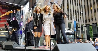 Janice Dean feet photo 17