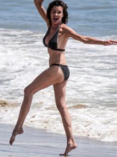 Janice Dickinson feet photo 17