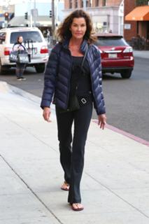 Janice Dickinson feet photo 9