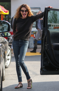 Janice Dickinson feet photo 14