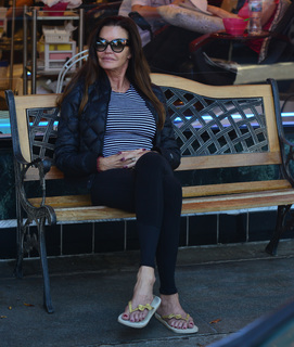 Janice Dickinson feet photo 4
