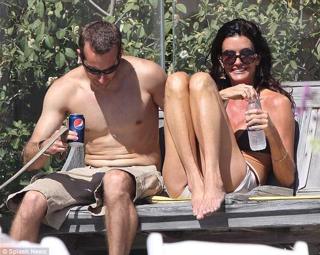 Janice Dickinson feet photo 10