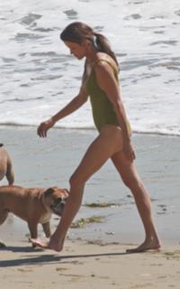 Janice Dickinson feet photo 17