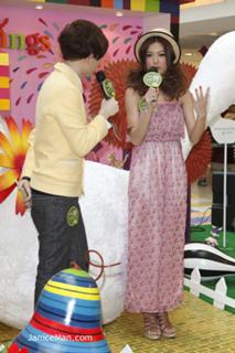 Janice Man feet photo 14