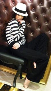 Janice Man feet photo 1