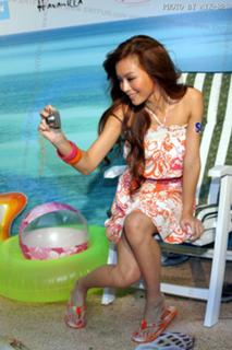 Janice Man feet photo 7
