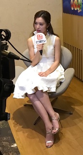 Janice Man feet photo 8