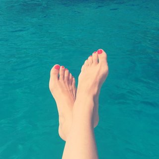 Janin Ullmann feet photo thumbnail