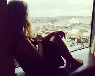 Janin Ullmann feet photo thumbnail