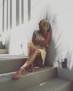 Janin Ullmann feet photo thumbnail