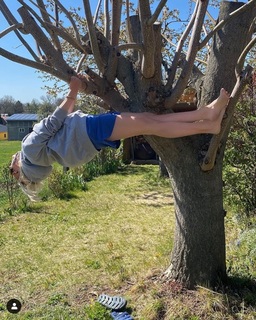 Janin Ullmann feet photo thumbnail