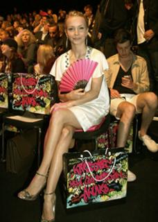 Janin Ullmann feet photo thumbnail