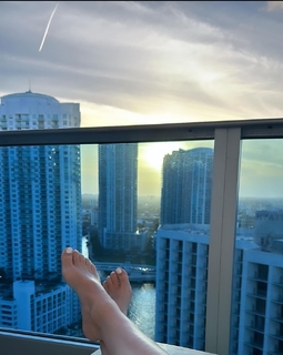 Janin Ullmann feet photo thumbnail