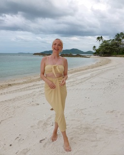 Janin Ullmann feet photo thumbnail