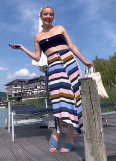 Janin Ullmann feet photo thumbnail