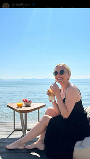 Janin Ullmann feet photo thumbnail