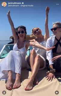 Janin Ullmann feet photo thumbnail