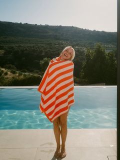 Janin Ullmann feet photo thumbnail