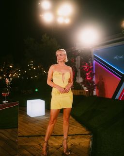 Janin Ullmann feet photo thumbnail