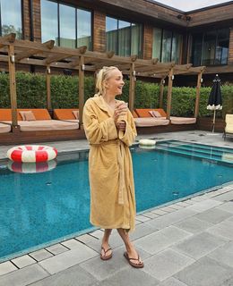 Janin Ullmann feet photo thumbnail