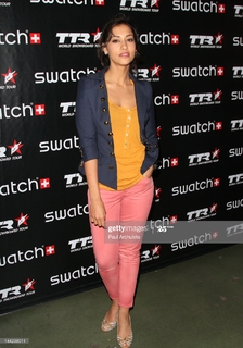 Janina Gavankar feet photo thumbnail