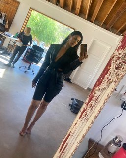 Janina Gavankar feet photo thumbnail