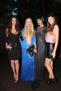 Janina Youssefian feet photo 5