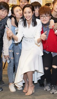 Janine Chun-Ning Chang feet photo 7