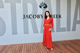 Janine Chun-Ning Chang feet photo 13