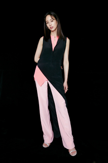 Janine Chun-Ning Chang feet photo 9