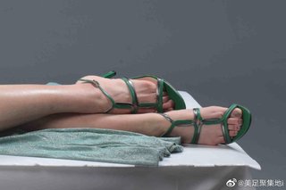 Janine Chun-Ning Chang feet photo 17