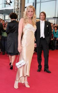 Janine Kunze feet photo thumbnail