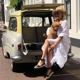 Janine Kunze feet photo thumbnail