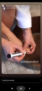 Janine Kunze feet photo thumbnail
