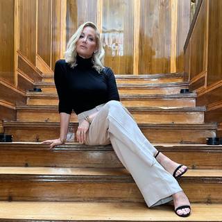 Janine Kunze feet photo thumbnail