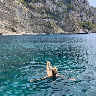 Janine Kunze feet photo thumbnail