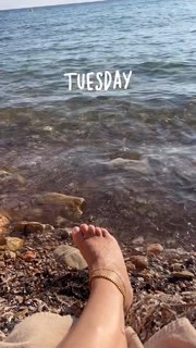Janine Kunze feet photo thumbnail
