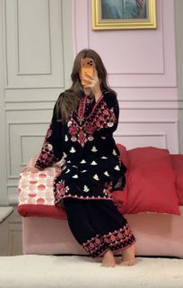Jannat Mirza feet photo 3