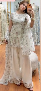 Jannat Mirza feet photo 1