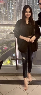 Jannat Zubair Rahmani feet photo thumbnail