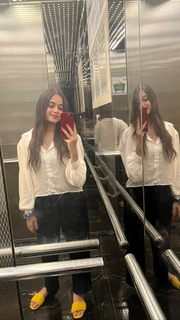 Jannat Zubair Rahmani feet photo thumbnail