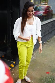 Jannat Zubair Rahmani feet photo thumbnail