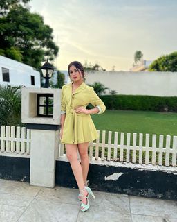 Jannat Zubair Rahmani feet photo thumbnail