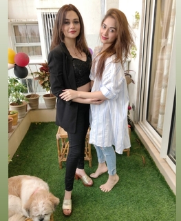Jannat Zubair Rahmani feet photo thumbnail